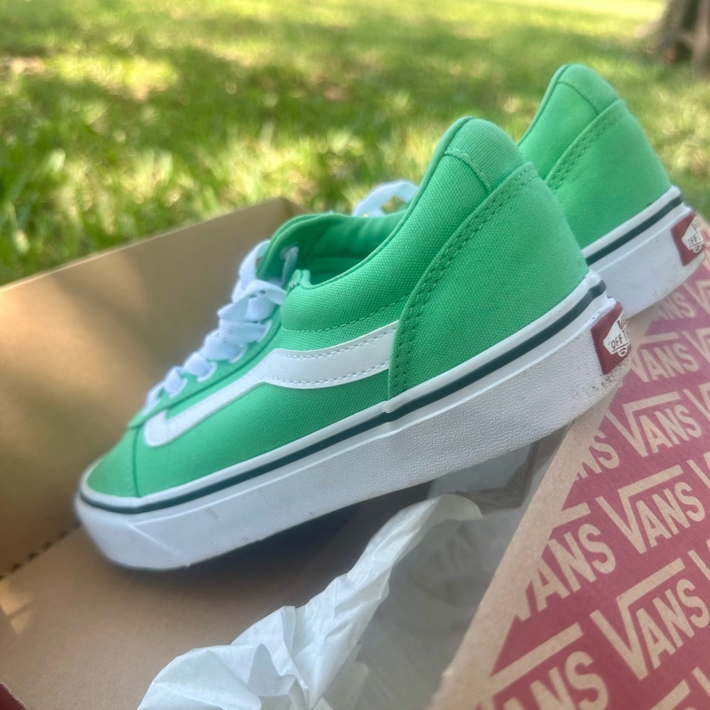 NWOT: Vans Vibrant Summer Green canvas Sneakers
